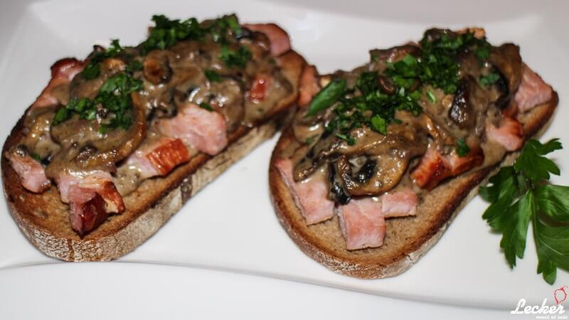 Rezept für Bruschetta aus dem Ofen mit Champignons und Kassler