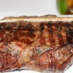 Dry-Aged Rinderkotelett vom Grill