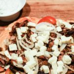 Griechische Pizza - Fladenbrot Pizza mit Gyros