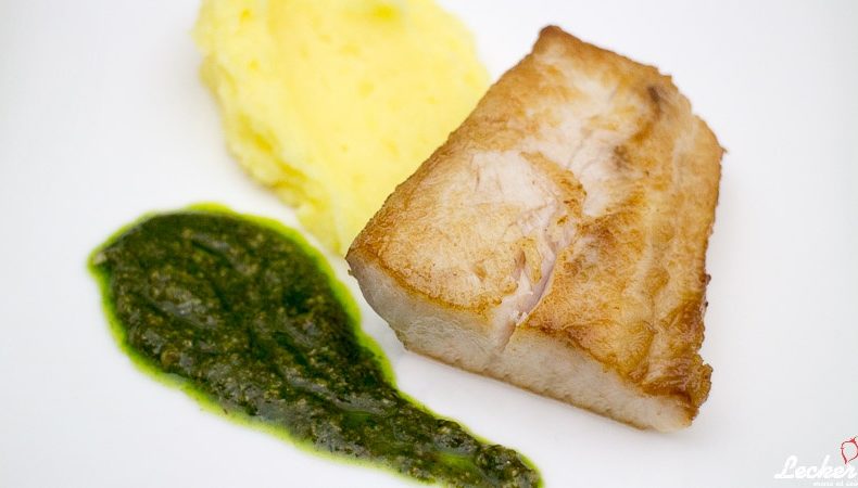 Gebratener Cobia mit Korianderpesto und Kartoffelpüree Gebratener Cobia mit Korianderpesto und Kartoffelpüree