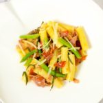 Rigatoni mit Buschbohnen in Salbeibutter