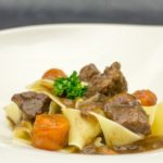 Boeuf-Bourguignon mit Pappardelle - französisches Gulasch