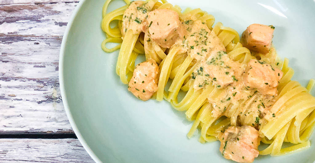 Pasta mit Lachs Sahne Sauce