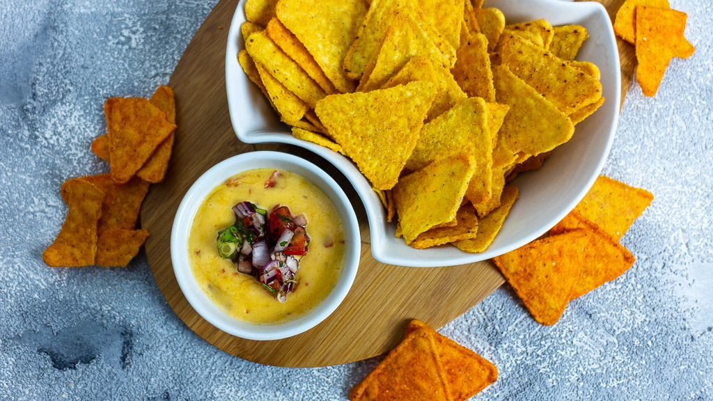 Chile con Queso mit Salsa-Käsedip wie im Kino