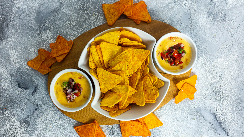 Chile con Queso mit Salsa-Käsedip wie im Kino