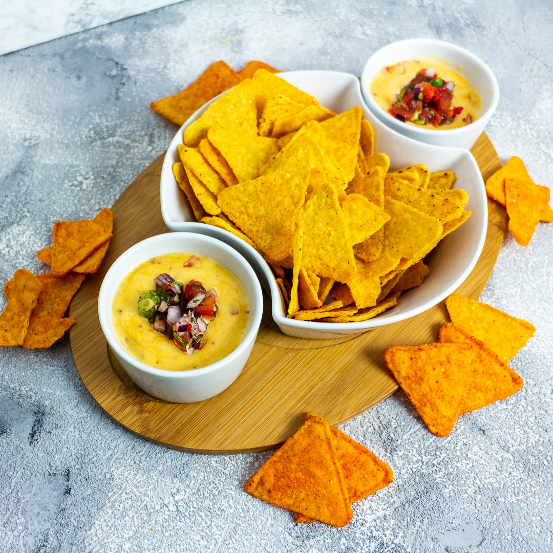 Chile con Queso mit Salsa-Käsedip wie im Kino