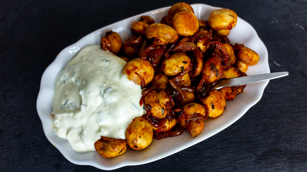 Champignons vom Weihnachtsmarkt mit Knoblauchsauce