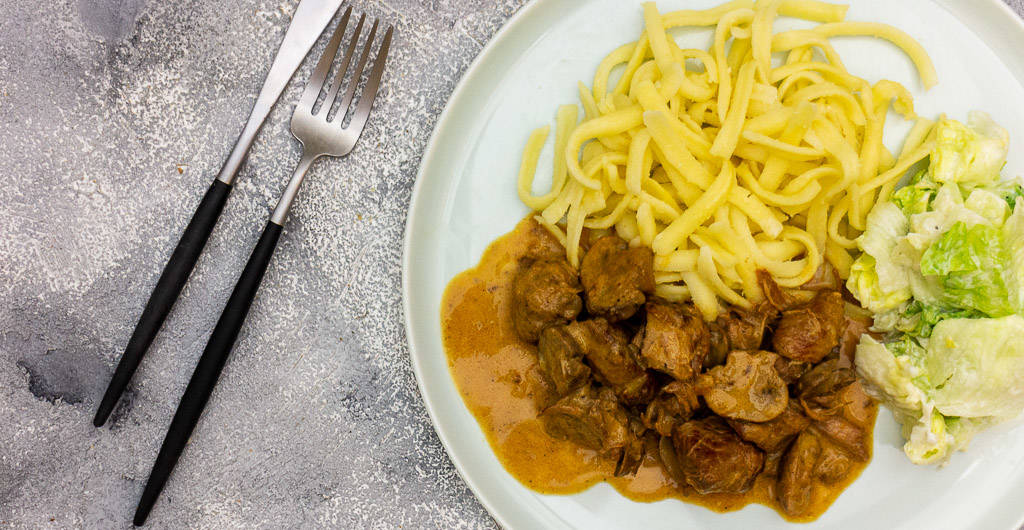 Rahmgulasch aus dem Backofen Rezept