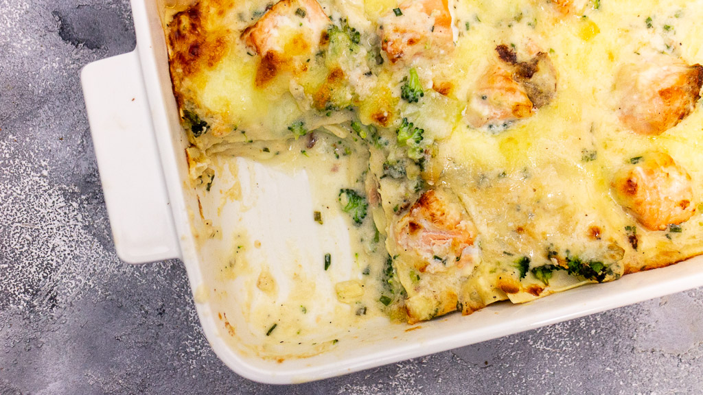 Cremige Brokkoli-Lachs-Lasagne