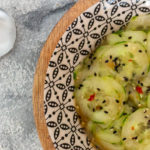 Asiatischer Gurkensalat mit Sesam