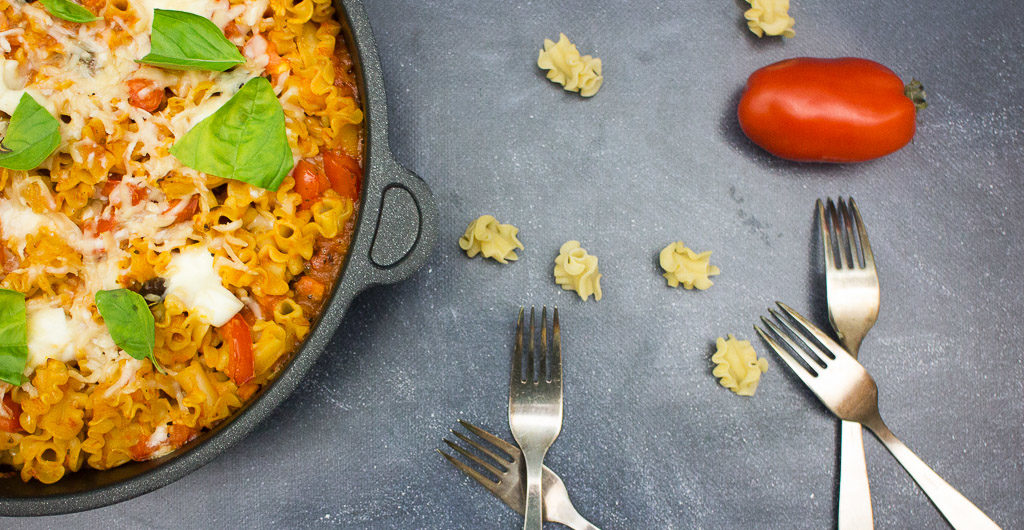 Pasta al forno mit Büffelmozzarella Taggiasca Oliven