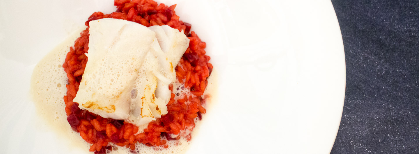 Rote-Bete-Risotto-mit-Skrei-Loin-und-Meerrettichschaum