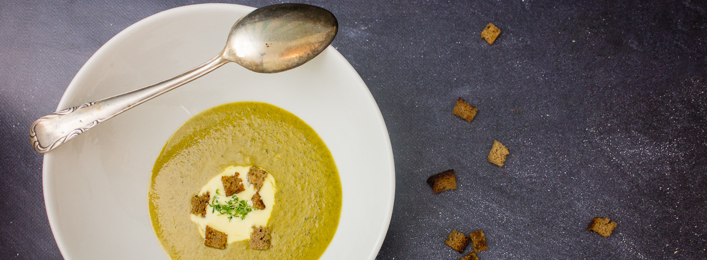 Mango Mangold Kokos Suppe mit Mango Lassi