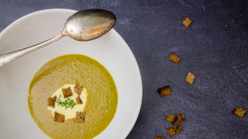 Mango Mangold Kokos Suppe mit Mango Lassi