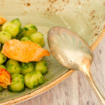 Maritimes Gnocchi Bärlauch-Basilikum-Pesto mit Erdnüssen