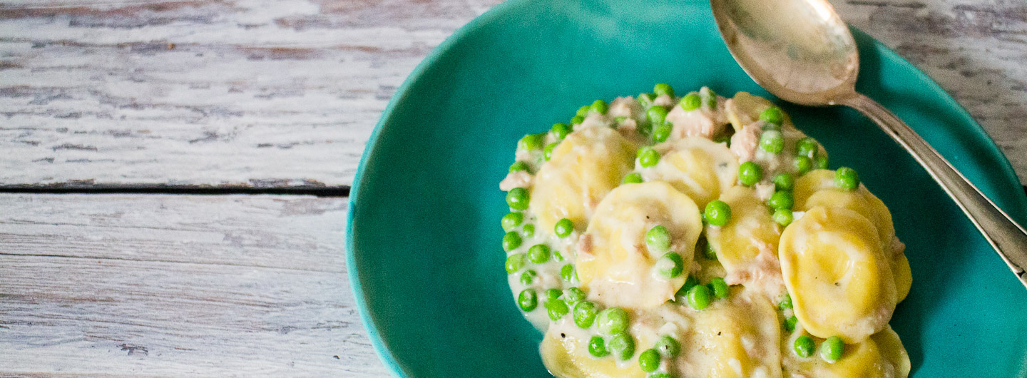 Käseravioli mit Erbsen und Thunfisch Käseravioli mit Erbsen und Thunfisch